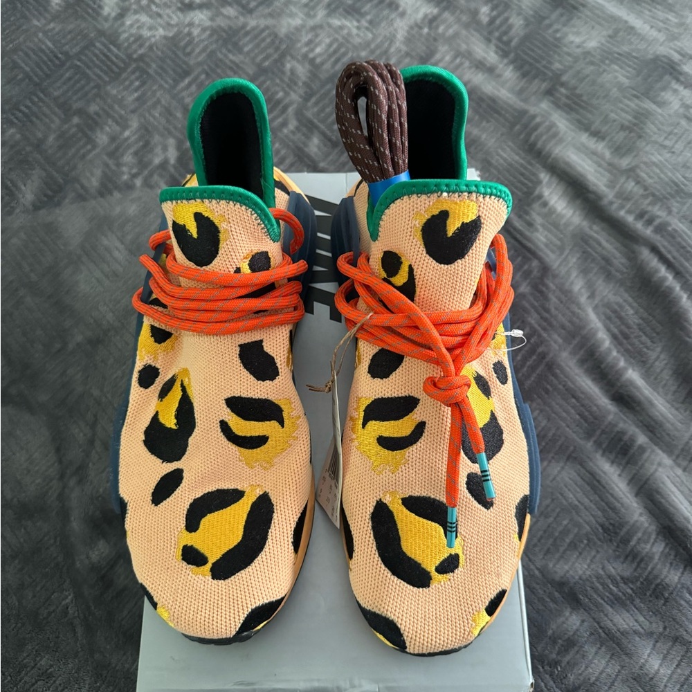 Adidas Yellow and Black Athletic Shoes with Modern Design